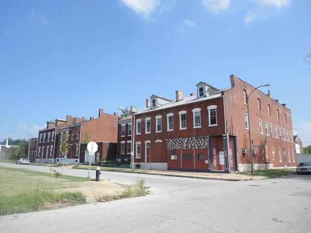 Insurance claim for rooftop fire damage in Schöneberg: Determining financial responsibility