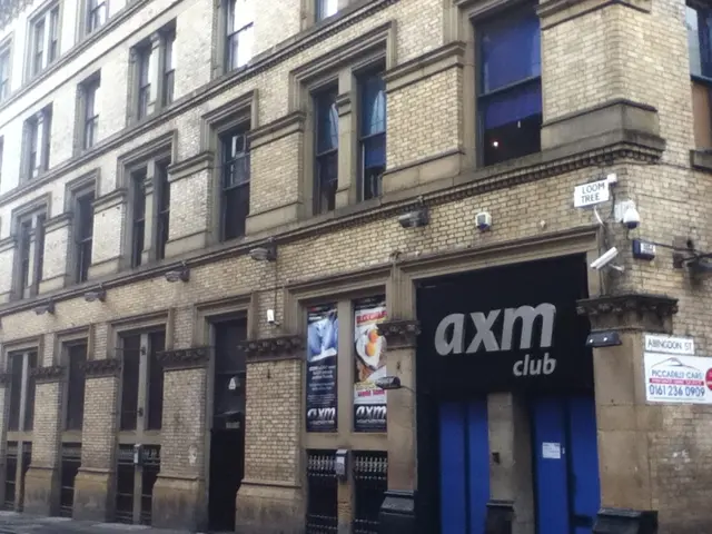 Temporary Retail Store Operations and Spatial Arrangement Administration