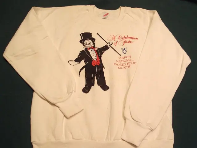 DIY T-Shirt Decoration using Takeout Container Imprint