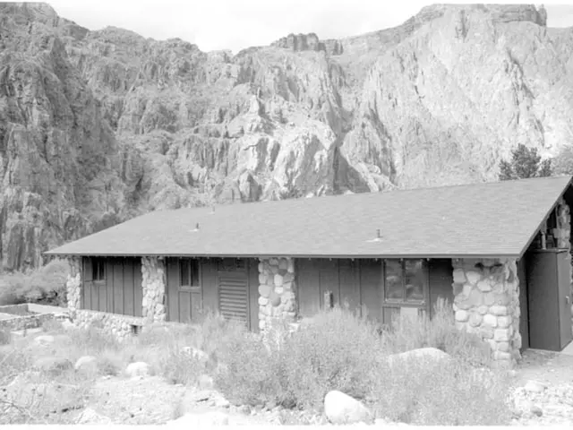 Exploring Nature's Masterpieces: Top-Rated Hiking Trails in Maine