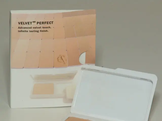 Mayor tours Neuss-based cardboard manufacturing facility