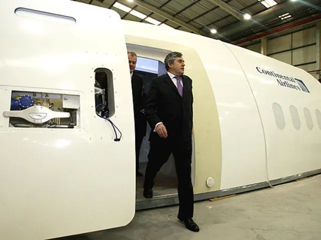 Identifying Strategies to Prevent Typical User Experience Mistakes in AR Applications