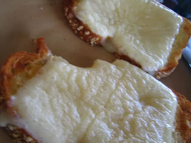 Skin Care Essentials: The Unrecognized Relief Offered by Cream Cleansers