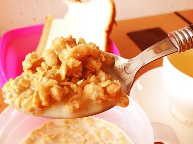 Craft DIY Paper Turkeys for Holiday Presents