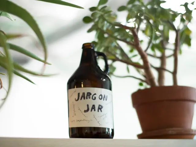 House contains a bottle, proprietor makes comment: "This residence is luxurious."