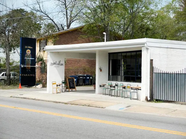 "Restaurant Vera finds its prime spot in Ludwigsburg's bustling district" or "Vera restaurant...