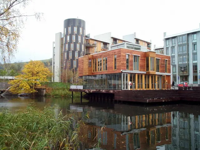 Mobile navigation effects under real-world conditions: Influence of landmark visualization method...